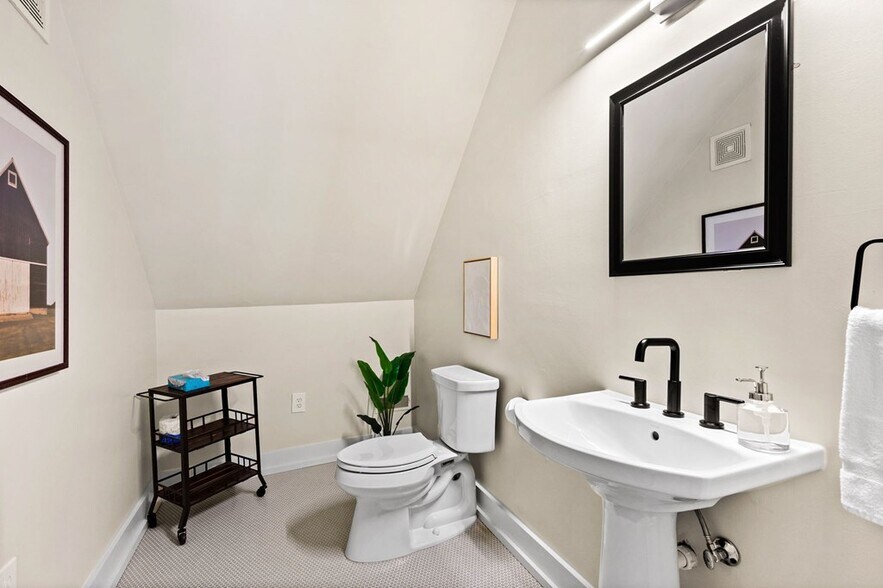 More Photos Of 219 Kentucky St, Sturgeon Bay Specialty For Sale