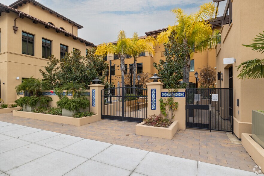 More Photos Of 300 El Camino Real, Menlo Park Office For Lease
