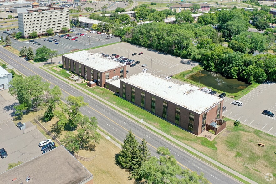 More Photos Of 1711 W County Road B, Roseville Office For Lease