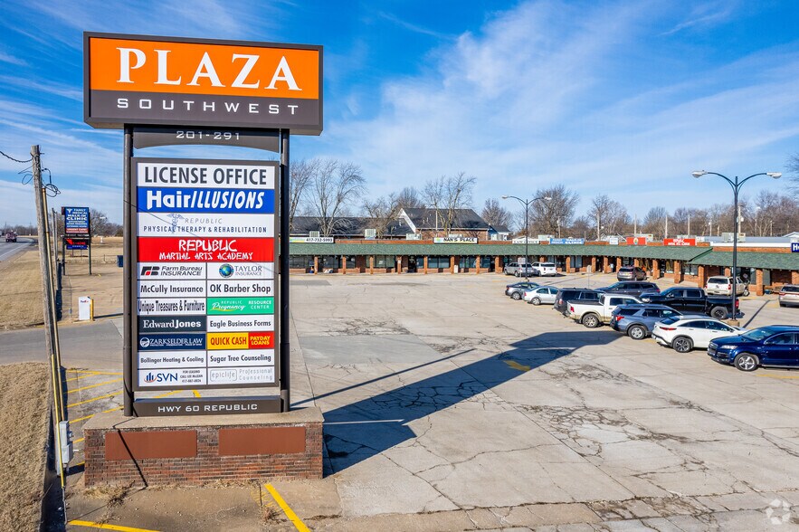 More Photos Of 201 US Highway 60 W, Republic General Retail For Lease