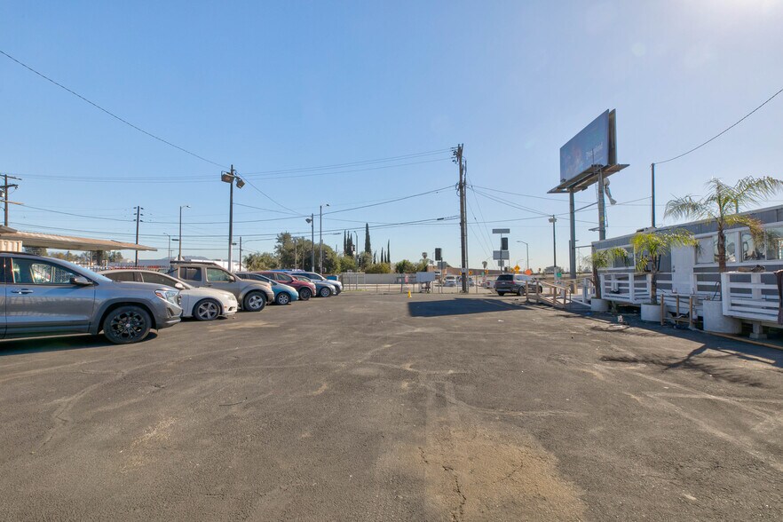 More Photos Of 13243 Osborne St, Arleta Land For Lease