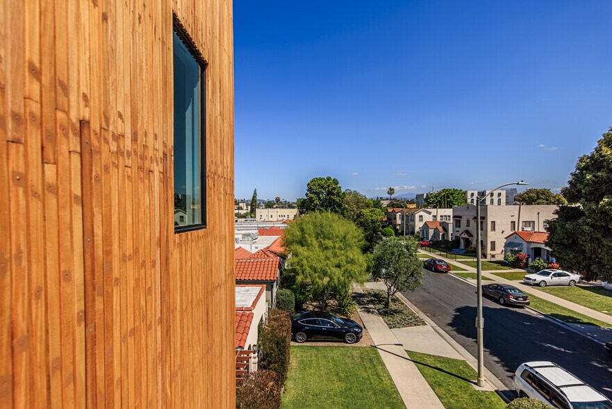 More Photos Of 2847 S Victoria Ave, Los Angeles Multifamily For Sale