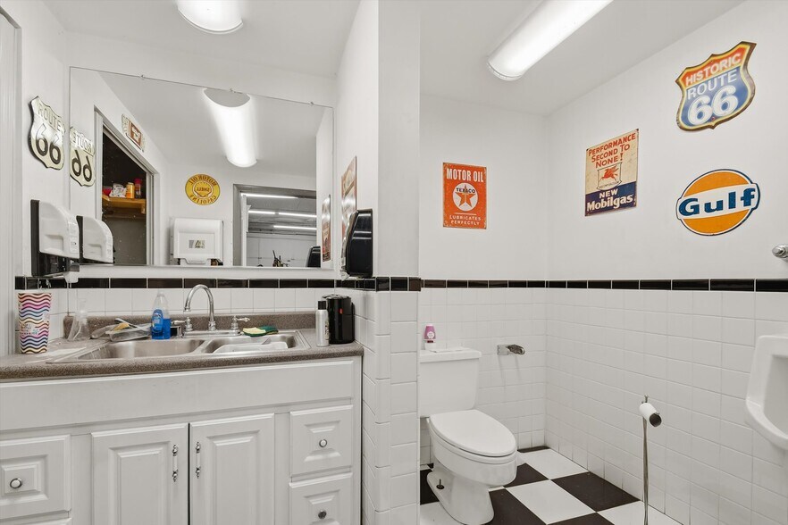More Photos Of 16099 S Golden Rd, Golden Freestanding For Sale