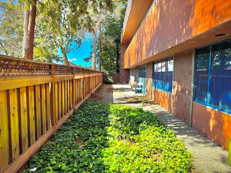 More Photos Of 2083 Old Middlefield Way, Mountain View Medical For Sale