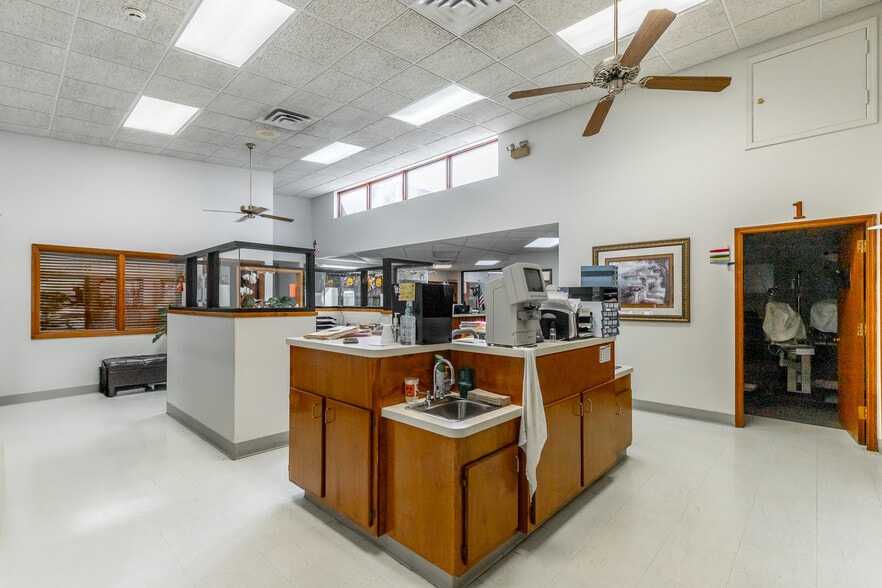 More Photos Of 932 Spring Creek Rd, Chattanooga Office For Sale