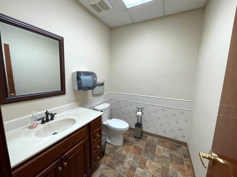 More Photos Of 530 Walnut Ave NE, Canton Storefront Retail Office For Sale