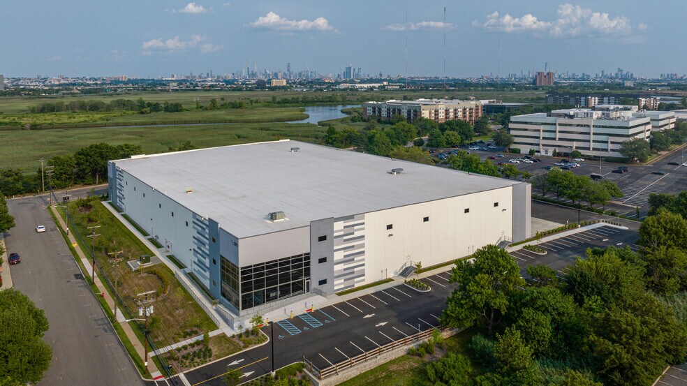 More Photos Of 1290 Wall St W, Lyndhurst Distribution For Lease