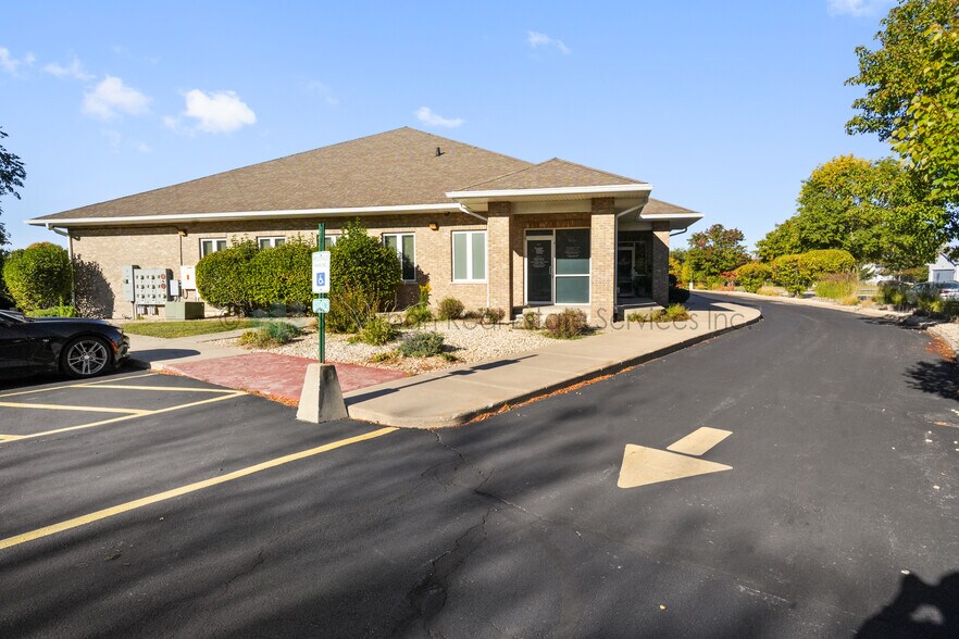 More Photos Of 1002 129th Infantry Dr, Joliet Medical For Sale