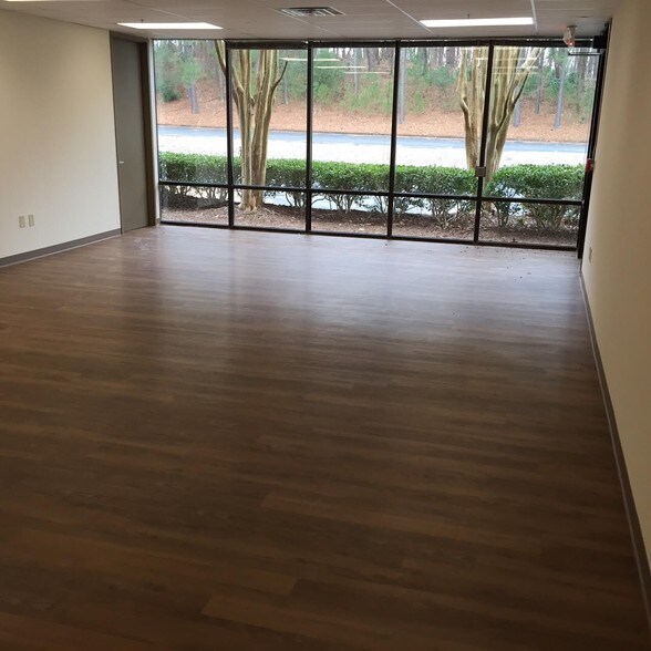 More Photos Of 1505 Pavilion Pl, Norcross Distribution For Lease
