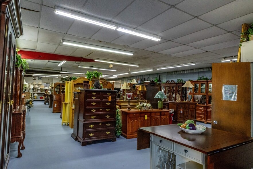 More Photos Of 1300 Ponce De Leon Blvd, Brooksville Warehouse For Sale