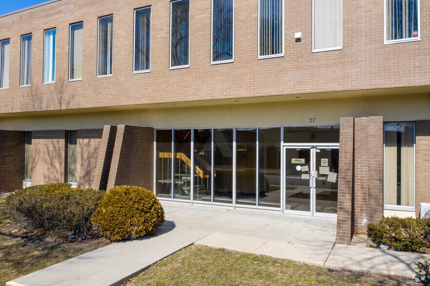 More Photos Of 27 Bleeker St, Millburn Office For Lease