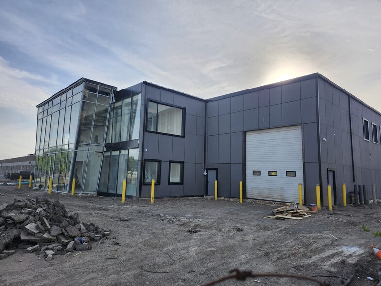 Primary Photo Of 2611 Drew Rd, Mississauga Warehouse For Sale