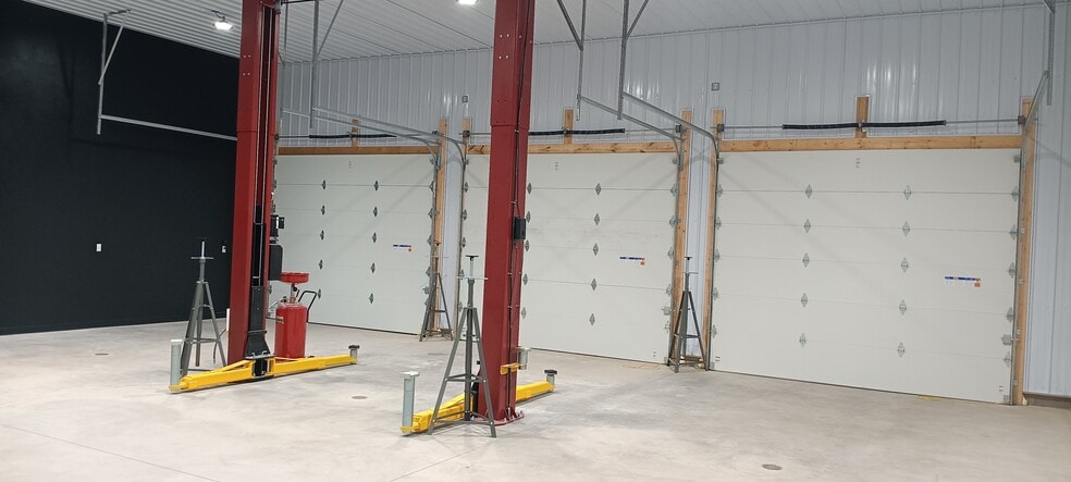 More Photos Of 1339 4th Ave, New Kensington Light Distribution For Sale