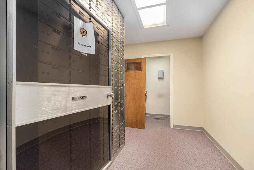More Photos Of 27332 Woodward Ave, Royal Oak Office Residential For Lease