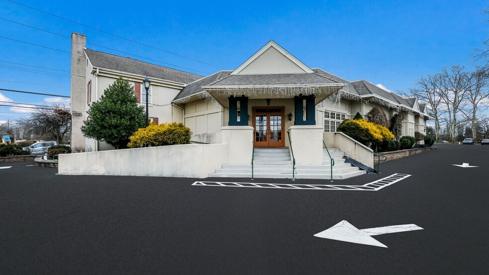 More Photos Of 1373 Easton Rd, Warrington Restaurant For Sale