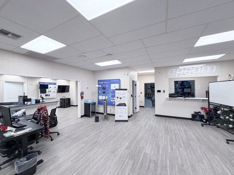 More Photos Of 5715 Kenwick St, San Antonio Warehouse For Lease