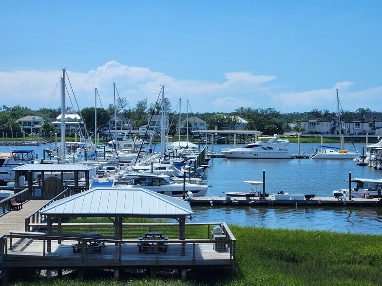 More Photos Of 202 Marina Dr, Saint Simons Island Office For Lease