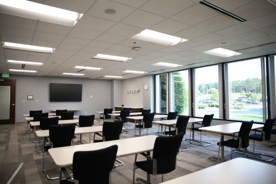 More Photos Of 801 Corporate Center Dr, Raleigh Office Residential For Lease