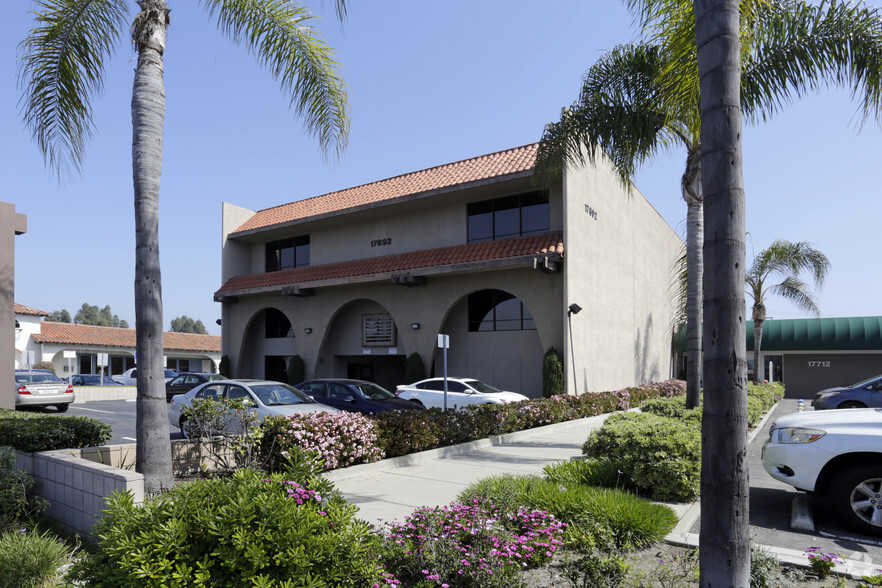 Primary Photo Of 17692 Beach Blvd, Huntington Beach Medical For Lease