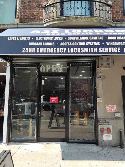 More Photos Of 40 W 55th St, New York Apartments For Lease