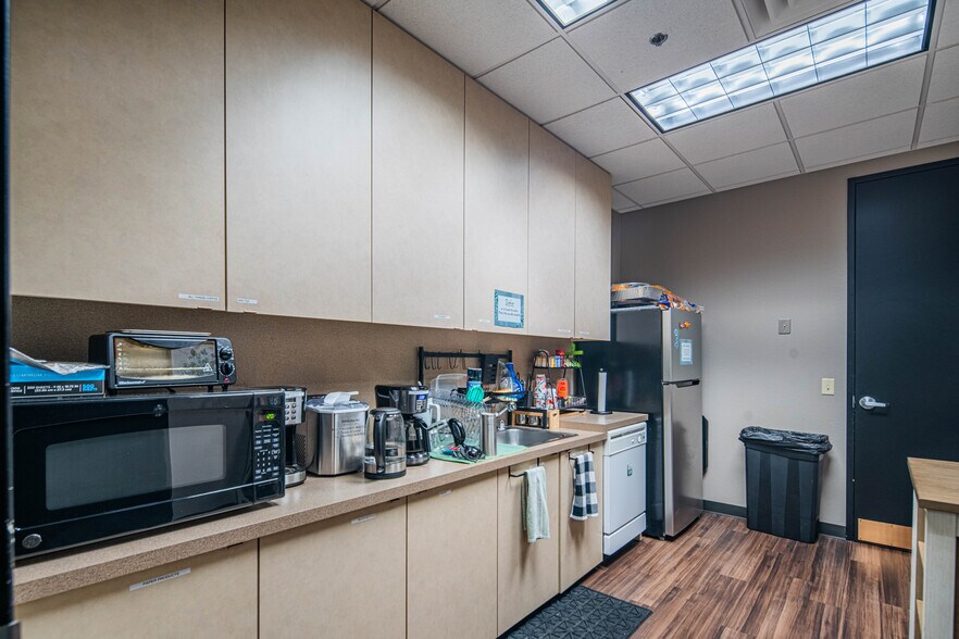 More Photos Of 12515 W Bell Rd, Surprise Office For Lease