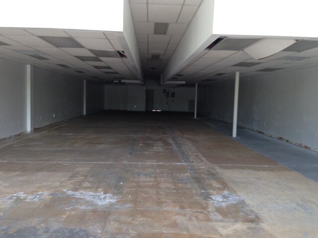 More Photos Of 5301-5315 W 20th Ave, Hialeah Unknown For Lease