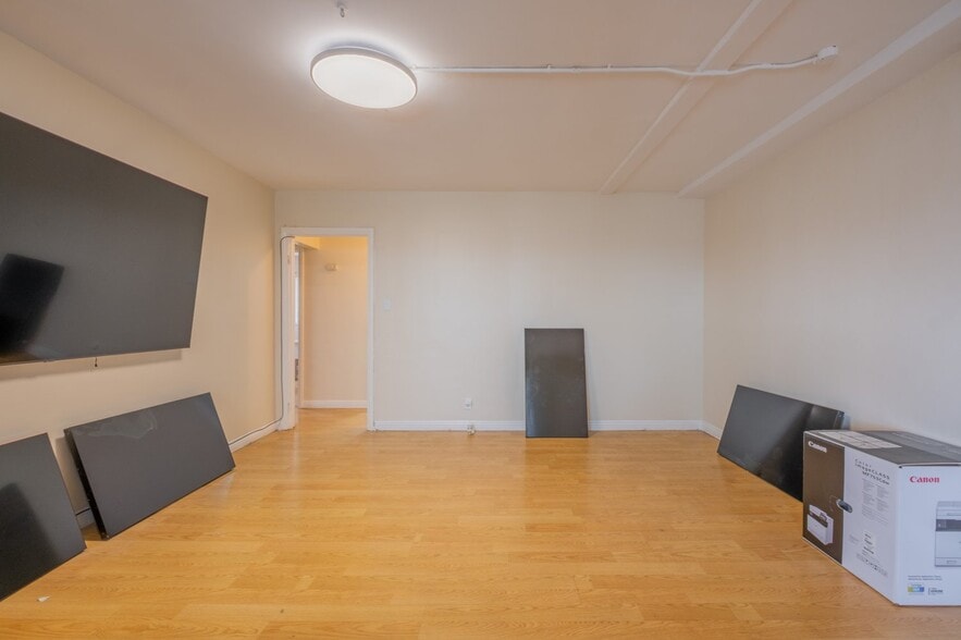 More Photos Of 6623 San Fernando Rd, Glendale Storefront Retail Office For Sale