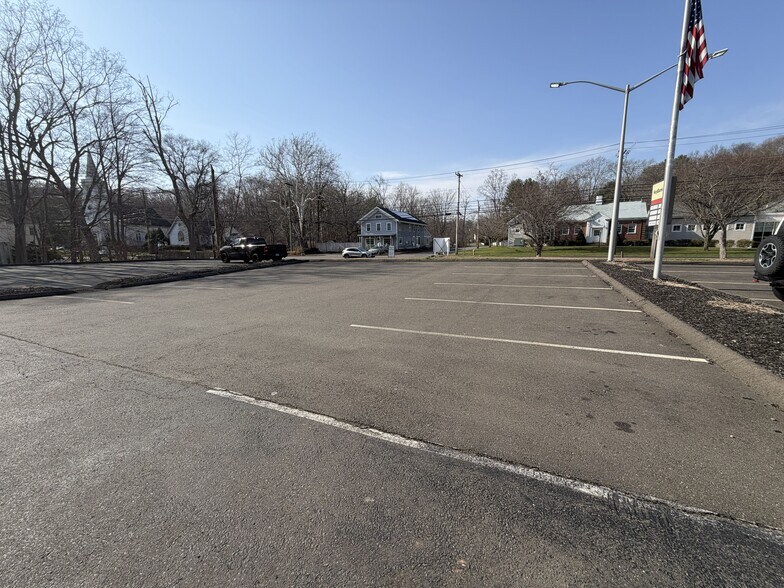 More Photos Of 1715 Foxon Rd, North Branford Unknown For Lease