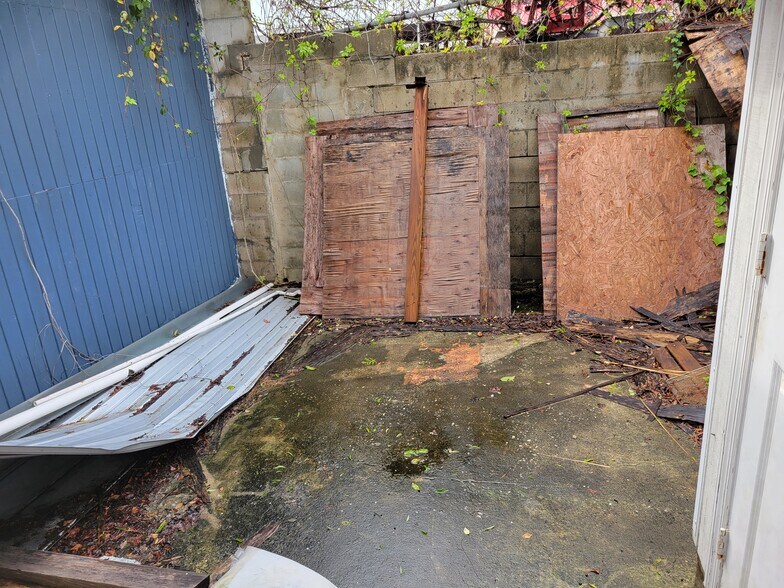 More Photos Of 2400 25th St N, Saint Petersburg Office For Sale