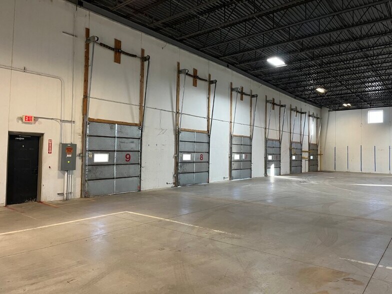 More Photos Of 11356 215th St W, Lakeville Manufacturing For Sale