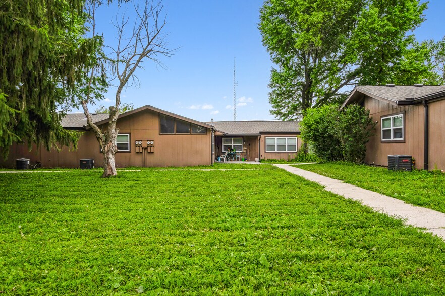 More Photos Of 103 N Lee St, Buckner Multifamily For Sale