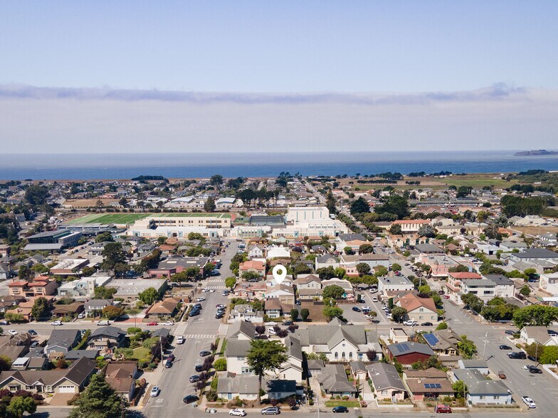 More Photos Of 535-539 Main St, Half Moon Bay Storefront Retail Residential For Sale