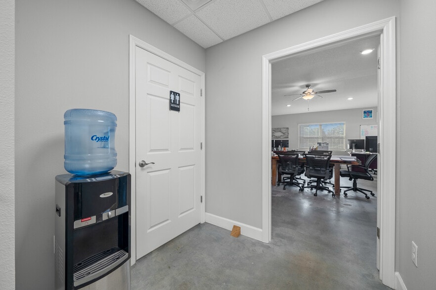 More Photos Of 943 NW 17th Ave, Ocala Warehouse For Sale
