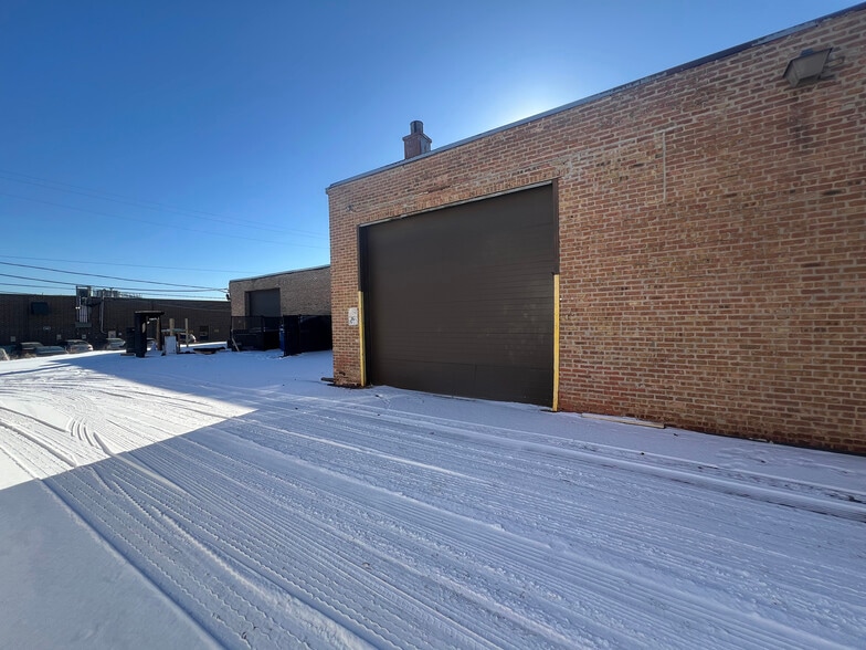 More Photos Of 119 Bond St, Elk Grove Village Warehouse For Lease