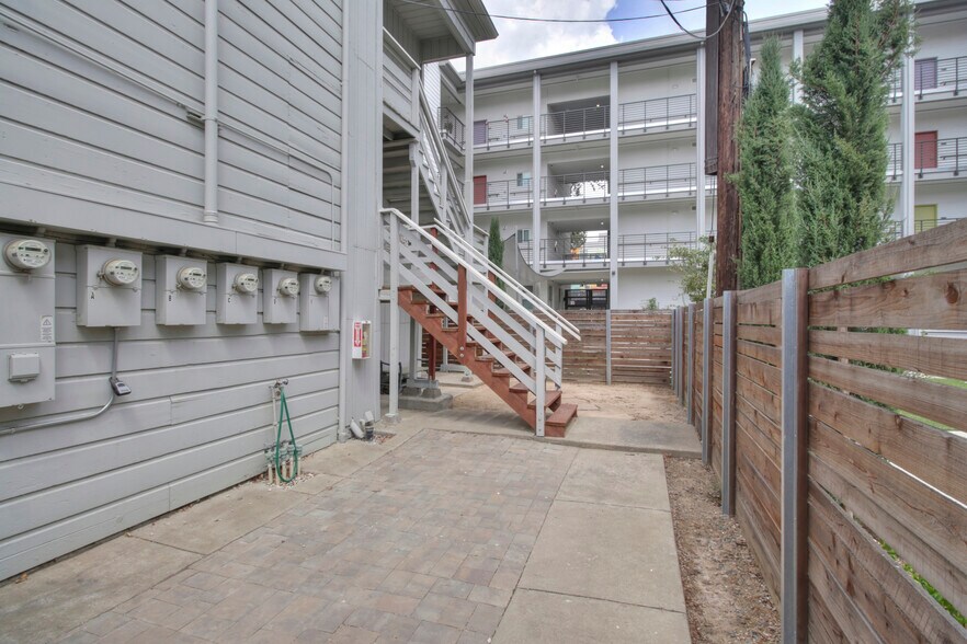 More Photos Of 609-611 16th St, Sacramento Apartments For Sale