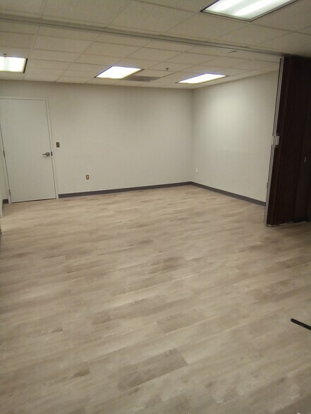 More Photos Of 15 Matthews St, Goshen Office For Sale