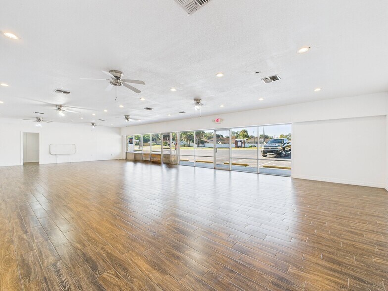 More Photos Of 1 Beverly Hills Blvd, Beverly Hills General Retail For Sale
