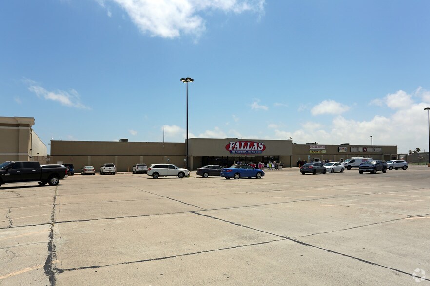Primary Photo Of 10241 S Padre Island Dr, Corpus Christi Freestanding For Lease