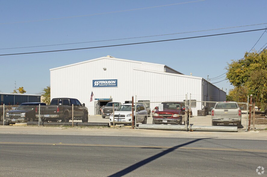 More Photos Of 504 Industrial Blvd, Austin Warehouse For Lease