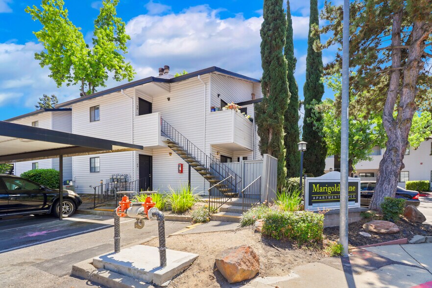 More Photos Of 2626 Marigold Ln, Sacramento Apartments For Sale
