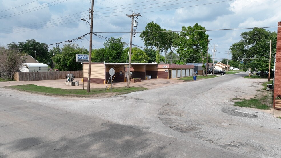 More Photos Of 4301 4th, Enid Self Storage For Sale