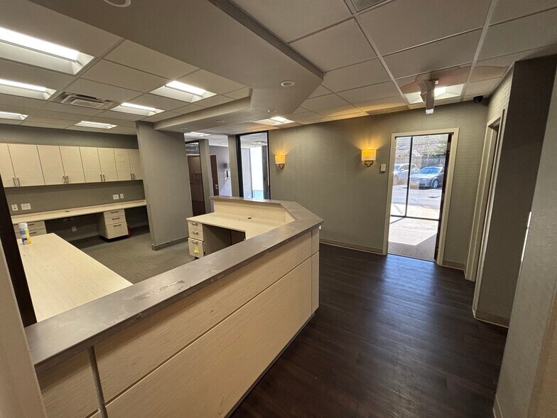 More Photos Of 100 Manetto Hill Rd, Plainview Medical For Lease