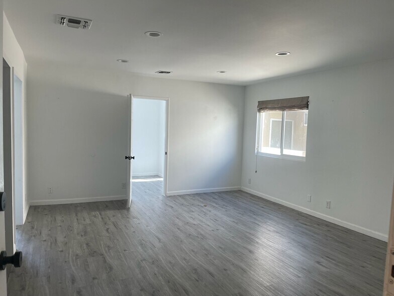 More Photos Of 8344 Melrose Ave, West Hollywood Storefront Retail Office For Lease