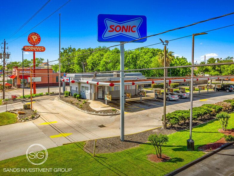 Primary Photo Of 3711 Little York Rd, Houston Fast Food For Sale