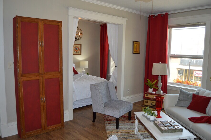 More Photos Of 407 Lincoln Hwy, Rochelle Specialty For Sale