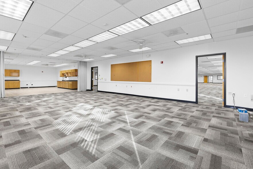 More Photos Of 4240 S Lees Summit Rd, Independence Office For Lease