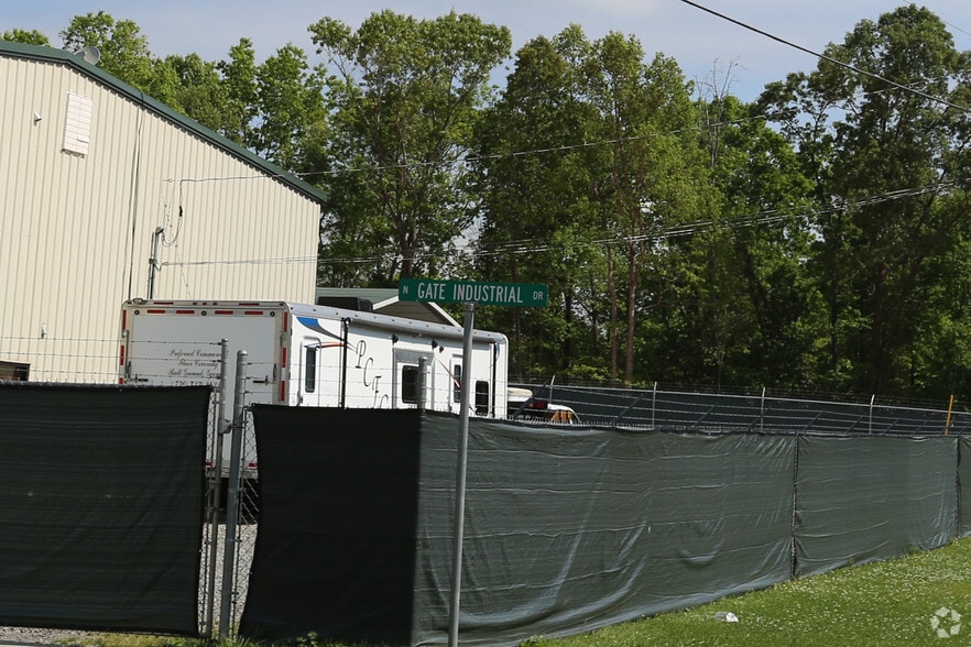 More Photos Of 119 North Gate Industrial Dr, Ball Ground Warehouse For Lease