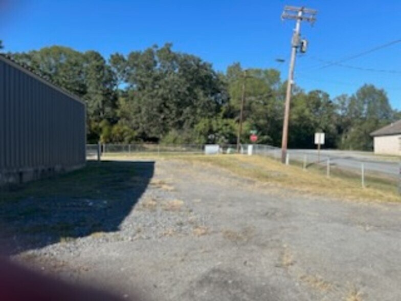 More Photos Of 6709 Wayne Dr, North Little Rock Service For Lease