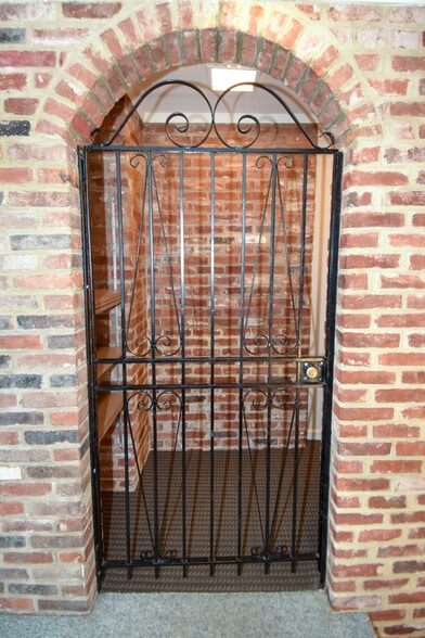 More Photos Of 109 S Fairfax St, Alexandria Office For Sale