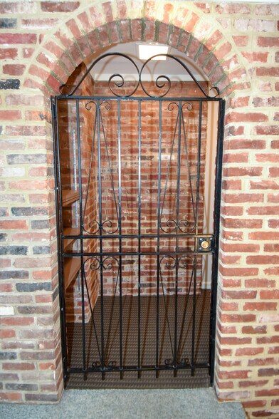 More Photos Of 109 S Fairfax St, Alexandria Office For Sale